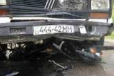 Микроавтобус подмял под себя скутер: погиб гражданин России