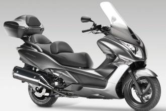 Honda представила Європі скутер SW-T 400 2009