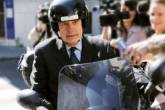 Министр культуры Франции попал в больницу, упав со своего любимого скутера