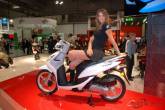 Honda с 2012 года расширит гамму скутеров Vision за счет 50-кубовой версии