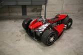 Красный монстр из Франции: квадроцикл Lazareth Wazuma V8F с двигателем V8 от Ferrari