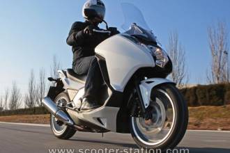 Експрес-тест: Honda Integra 700 C-ABS – мотоцикл у вигляді максискутера