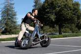 Прототип електричного «скутера-гойдалки» від студії Sway Motorsports з США