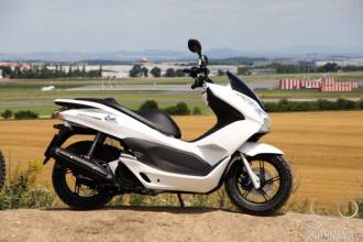 Експрес-тест: моторолер Honda PCX 150 – підріс, але зміцнів?