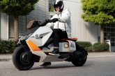 BMW представила концепт городского электрического скутера BMW Motorrad Definition CE 04