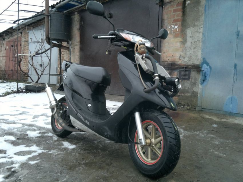 Honda Dio 35 ZX стант