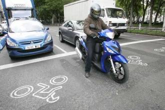 На перехрестях в Іспанії з'явилися стоп-лінії тільки для мотоциклістів