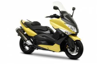 Первые фото обновленного Yamaha TMax