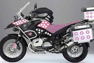 Мощный мотоцикл для куклы Барби