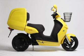 Электроскутер E-MAX 120S превращается в развозной фургон