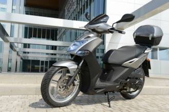 Большеколесные скутеры Kymco Agility R16 пережили рестайлинг