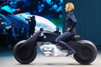 Який вигляд має мотоцикл майбутнього від BMW без керма і підвіски